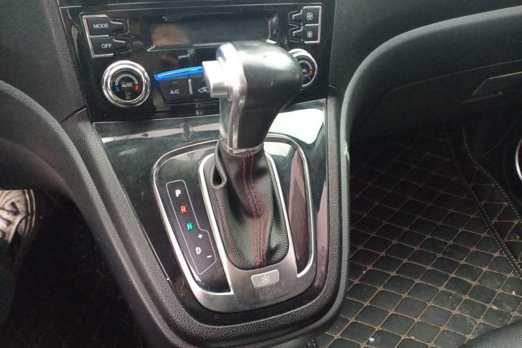 Used Haval H6 2016 Upgraded Model 1.5T Automatic Two-Wheel Drive Elite Version