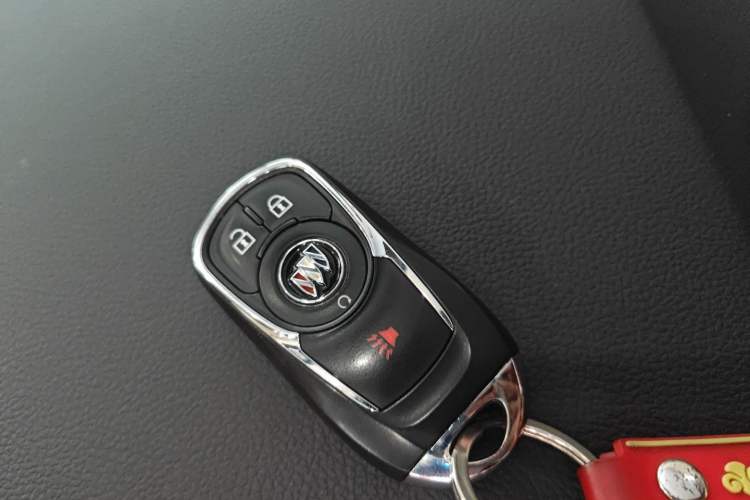 Used Buick GL8 2023 Land Executive Class Comfort Model