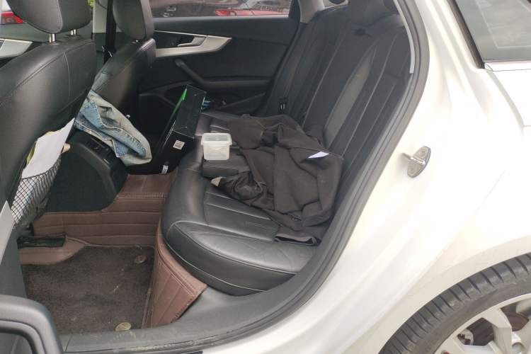 Used Audi A4L 2018 30th Anniversary Edition 40 TFSI Fashion Model Left Rear Seat