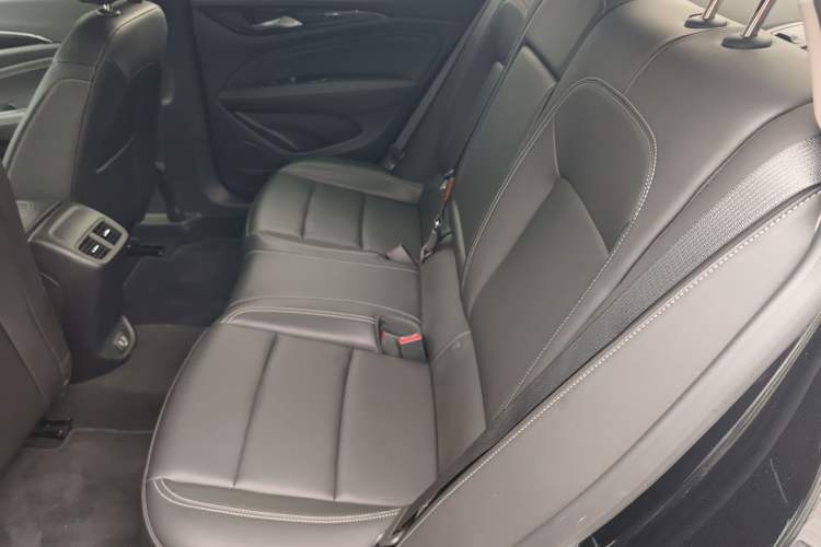 Used Buick Regal 2024 Revised 25T Ultra-Comfort Edition Left Rear Seat