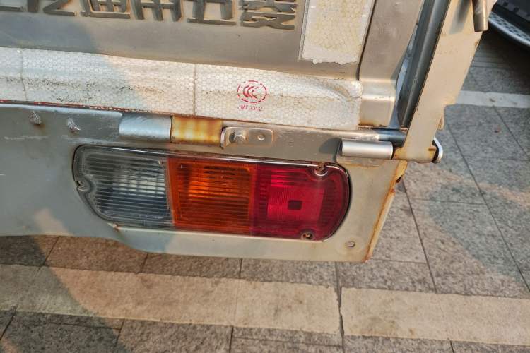 Used Wuling Rongguang Small Truck 2017 1.5L Double-Cab Basic Version L3C Right Rear Taillight