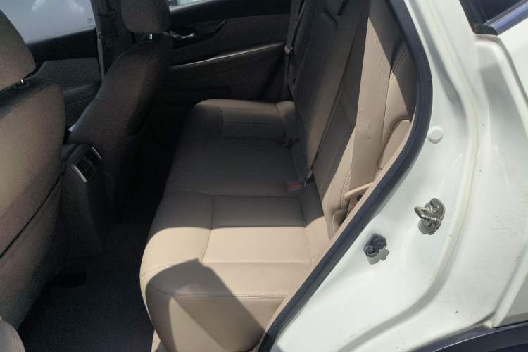 Used Nissan X-Trail 2014 2.5L CVT Leading Edition 4WD
