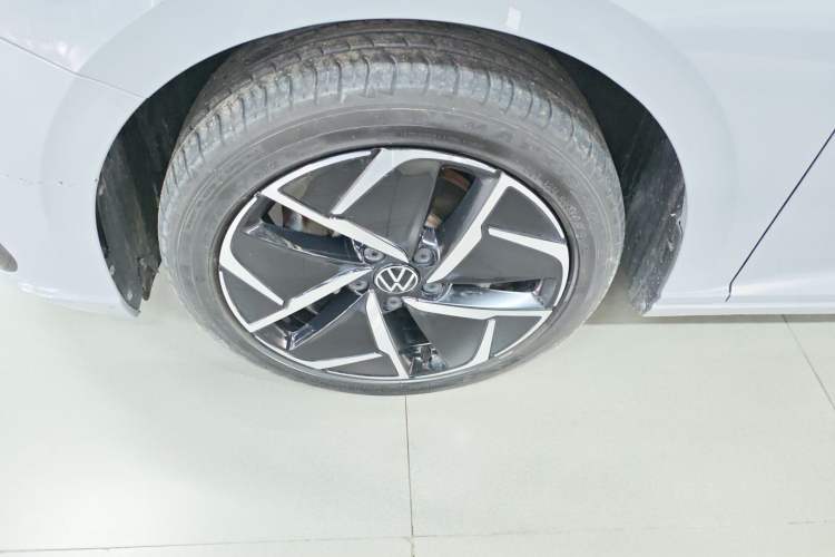 Used Volkswagen Lavida 2023 280TSI DSG Starry Sky Deluxe Edition Left Front Wheel Hub