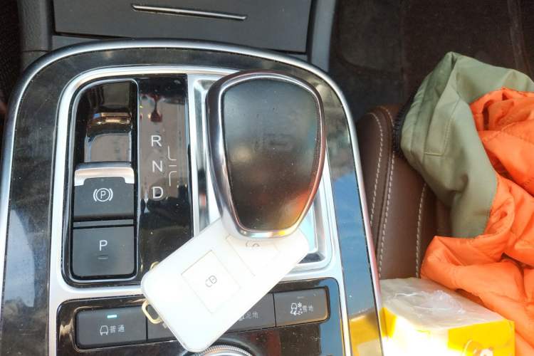 Used BYD Tang New Energy 2015 2.0T Four-Wheel-Drive Flagship Model Gear Lever