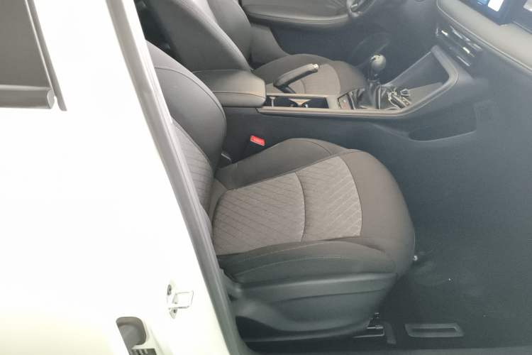 Used Roewe i5 2023 1.5L Manual Comfort Edition Right Front Seat