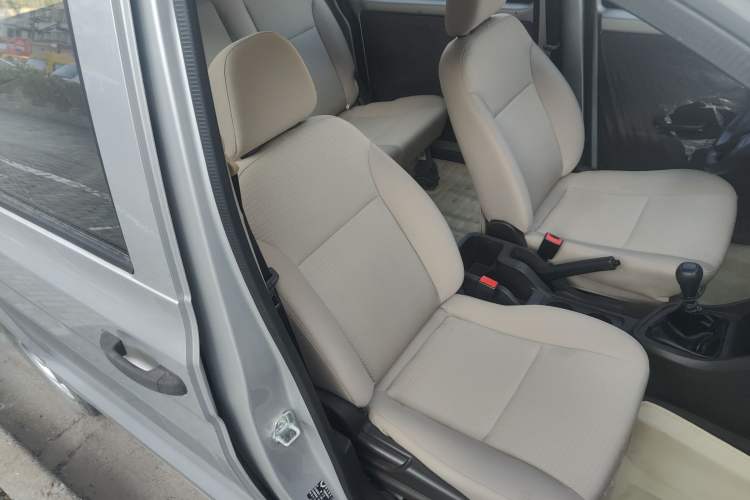 Used Wuling Hongguang V 2019 1.5L Jingqu Version China VI LAR
