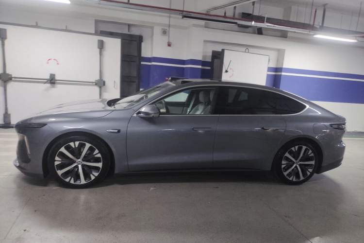 Used Nio ET7 2024 75 kWh Executive Edition Left Side