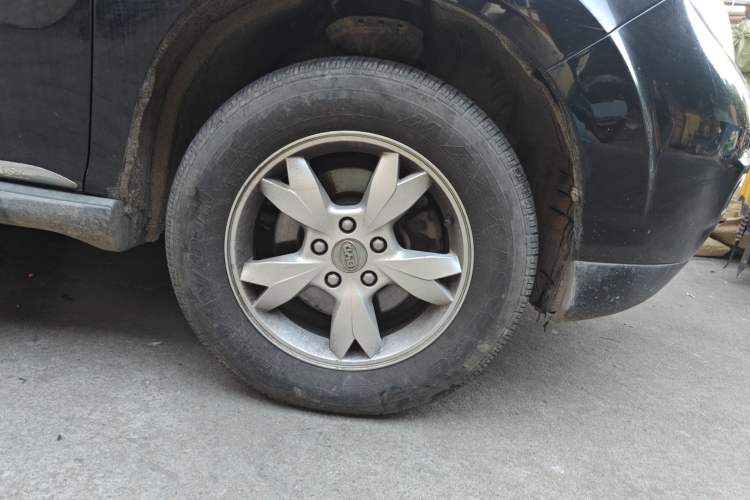 Used BYD S6 2011 2.4L Automatic Luxury Edition