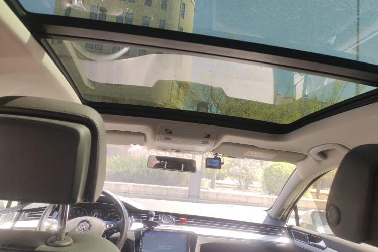 Used Volkswagen Magotan 2017 330TSI DSG Leading Model Headliner