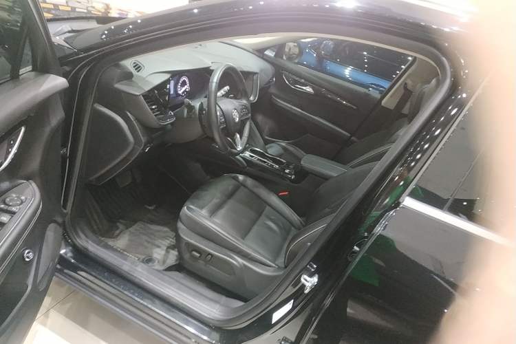 Used Buick Envision 2023 Encore S 552T Two-Wheel Drive Luxury Model
