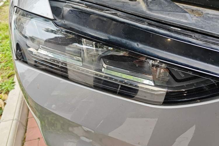 Used Wey VV7 2017 VV7c 2.0T Flagship Model Right Front Headlight