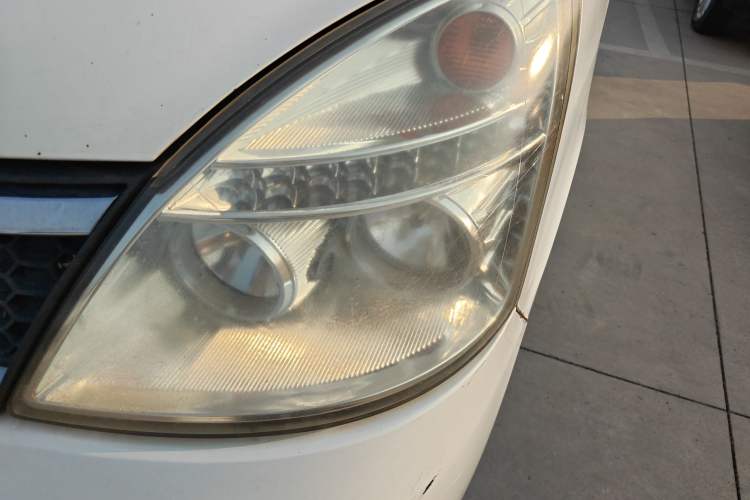 Used GAC Gonow Starry 2013 1.5L Seven-Seater Luxury Model
