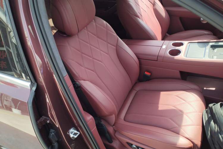 Used Hima AITO M8 2025 Extended-Range Ultra Version 53.4 kWh 5-Seater Edition
