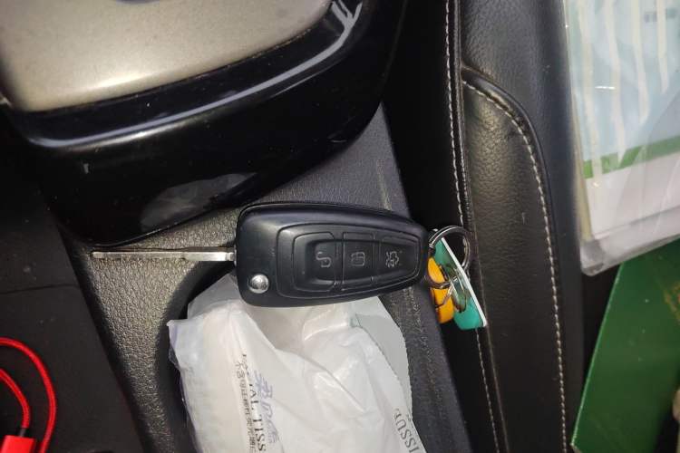 Used Ford Focus 2012 Sedan 1.6L Automatic Fashion Edition