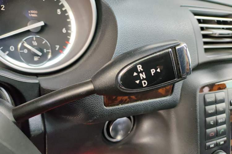 Used Mercedes-Benz R-Class 2010 R 350 L 4MATIC