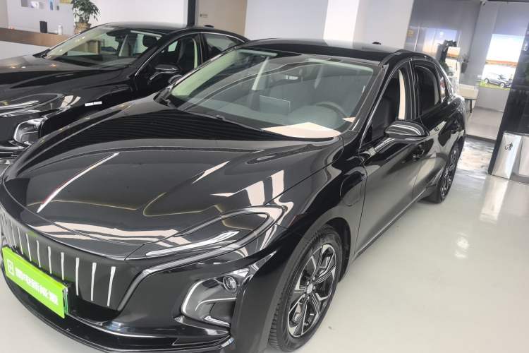 Used Hongqi E-QM5 2022 431 km Charge & Enjoy Edition