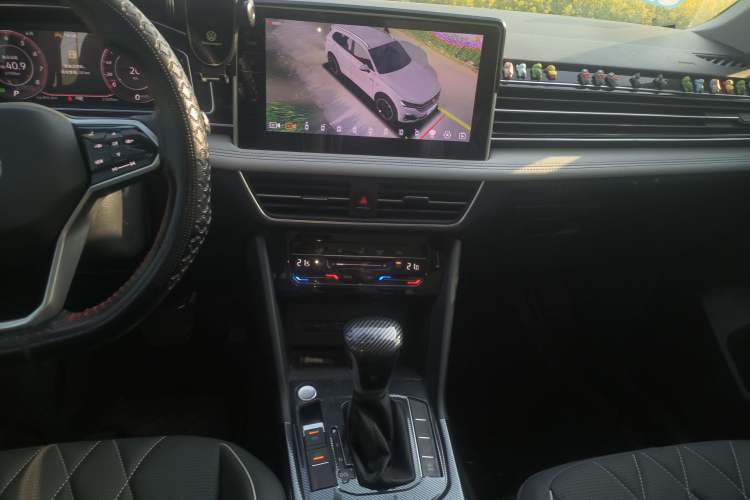 Used Volkswagen Tiguan L 2023 330TSI Automatic Two-Wheel Drive Smart Edition Audio And AC Panel