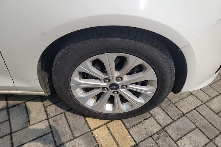 Used Ford Escort 2015 1.5L Manual Fashion Edition
