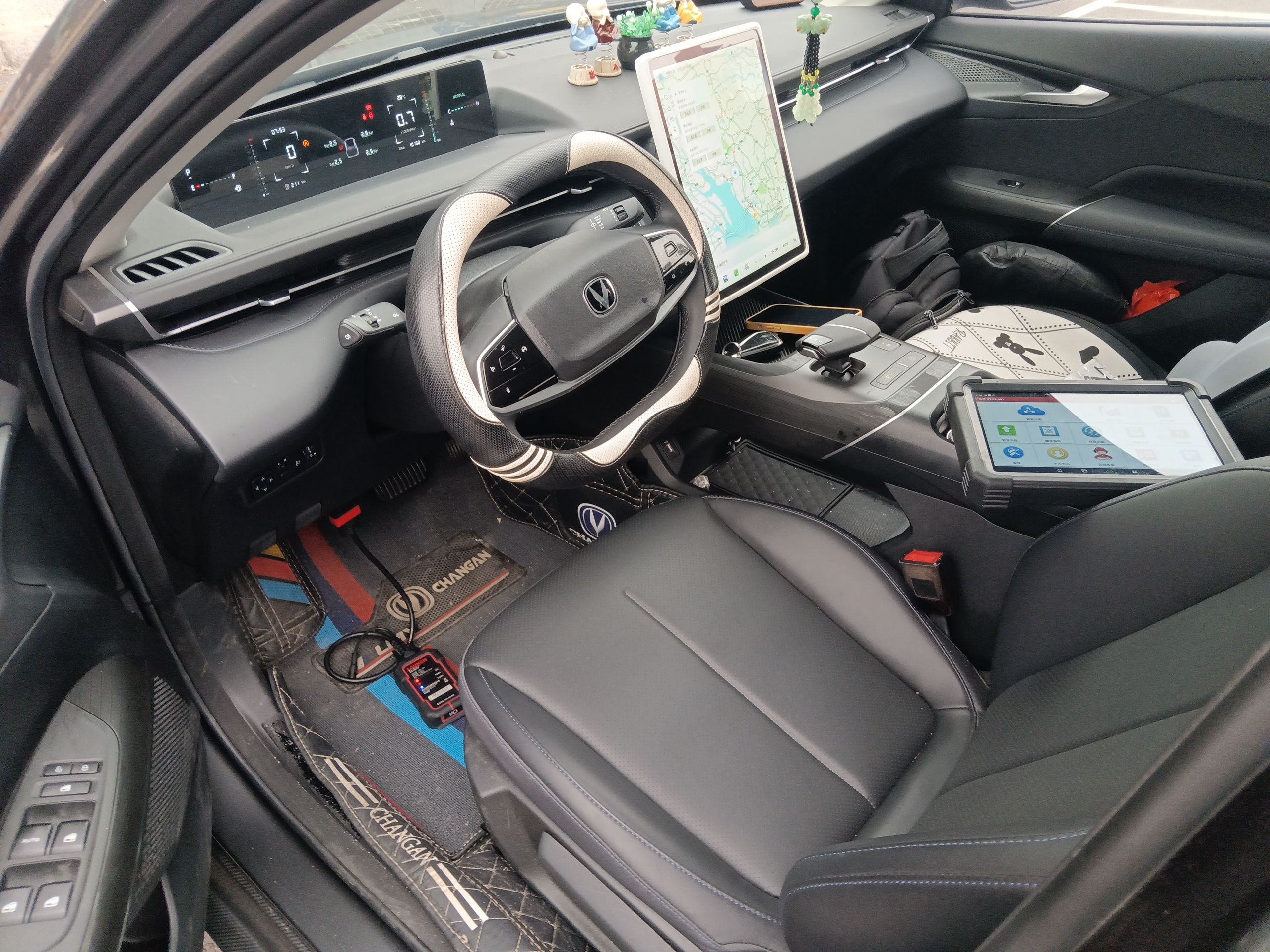 المقاعد الأمامية داخل السيارة