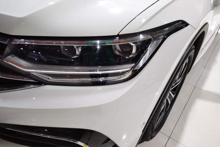 Used Volkswagen Tiguan L 2022 330TSI Automatic Two-Wheel Drive R-Line Enhanced Edition
