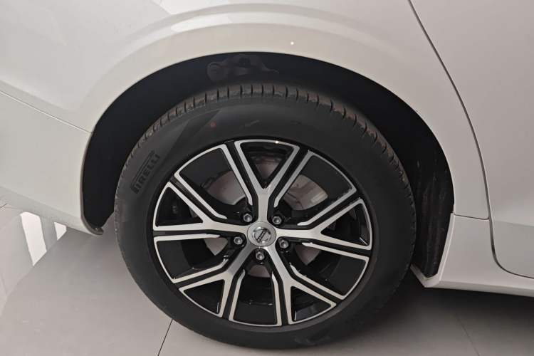 Used Volvo S60 2026 Model B4 Zhiyi Luxury Edition