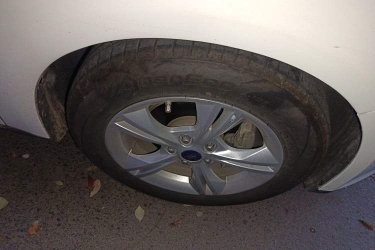 Used Ford Focus 2012 Sedan 1.6L Automatic Fashion Edition