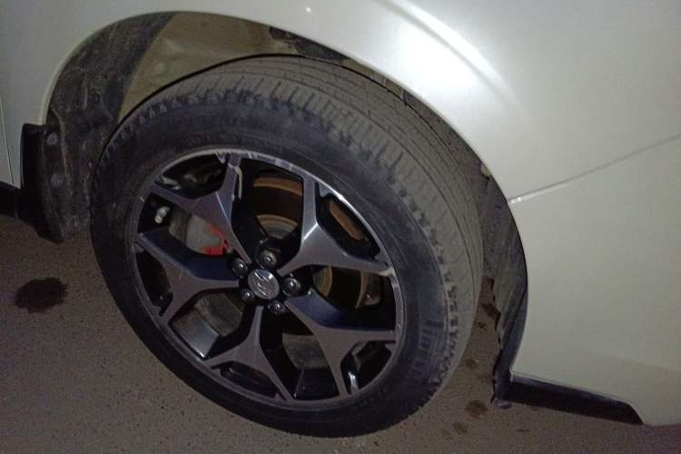 Used Subaru Forester 2013 2.0T Automatic Prestige Navigation Edition Right Front Wheel Hub