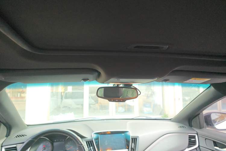 Used Chevrolet Monza 2019 RS 330T Automatic Comfort Edition China VI Standard Headliner