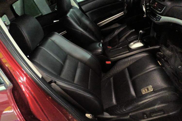 Used Honda Crosstour 2014 2.4L Luxury Edition Right Front Seat