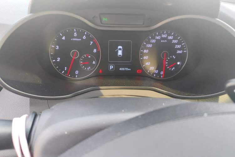 Used Hyundai Veloster 2015 1.6T Automatic Luxury Edition Odometer Close Up