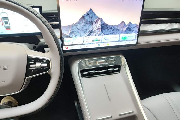 Used Roewe M7 DMH 2025 Model 160km Comfort Version
