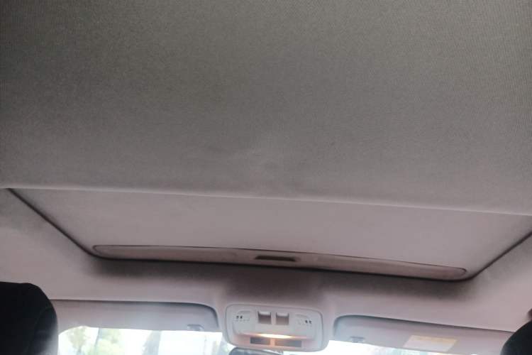 Used Chevrolet Cruze 2018 320 Automatic Pioneer Sunroof Edition Headliner