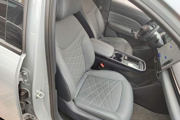 Used ARCFOX T1 2025 Model 425 MAX Right Front Seat