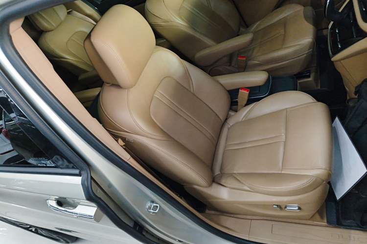 Used Buick GL8 2020 ES Land Cruiser 653T Luxury Model
