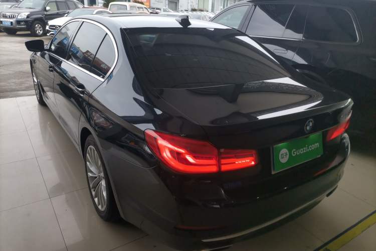 Used BMW 5 Series 2019 Facelifted 525Li Luxury Package Exterior 2