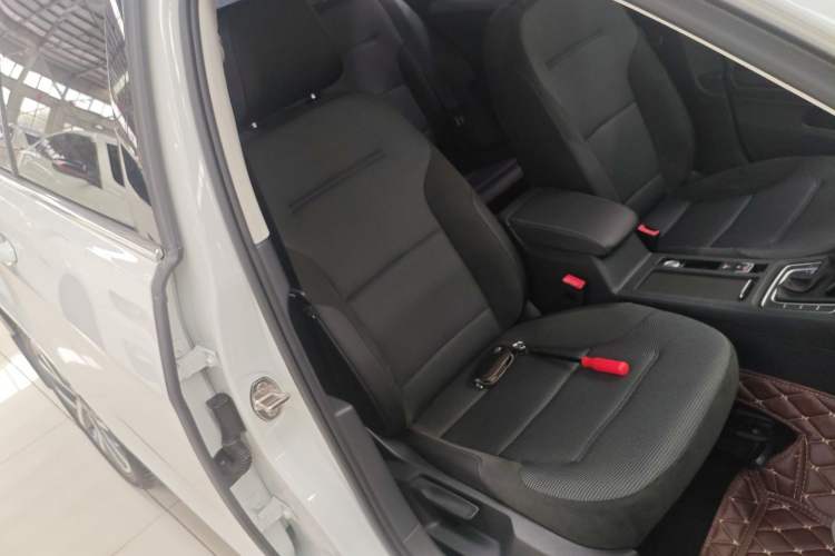 Used Volkswagen Golf 2020 Zhiai Edition 280TSI DSG Comfort Model Right Front Seat