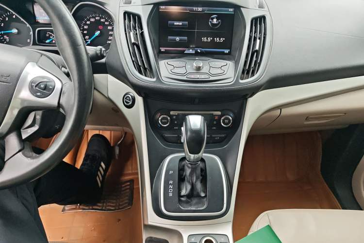 Used Ford Kuga 2013 1.6L GTDi 4x4 Elite Model Audio And AC Panel