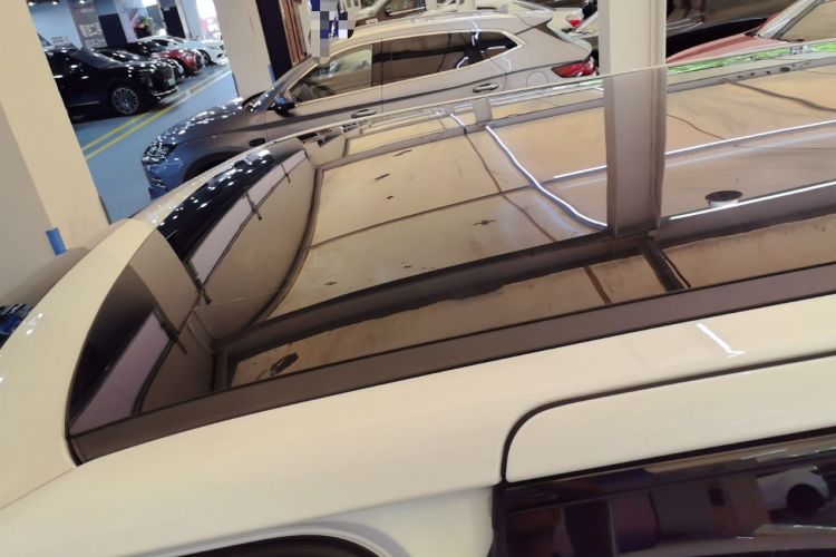 Used XPeng X9 2025 740 Ultra-Long Range Max Roof