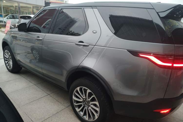 Used Land Rover Discovery 2021 300PS S
