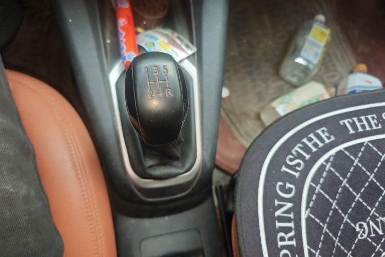 Used Peugeot 301 2016 1.6L Manual Comfort Edition Gear Lever