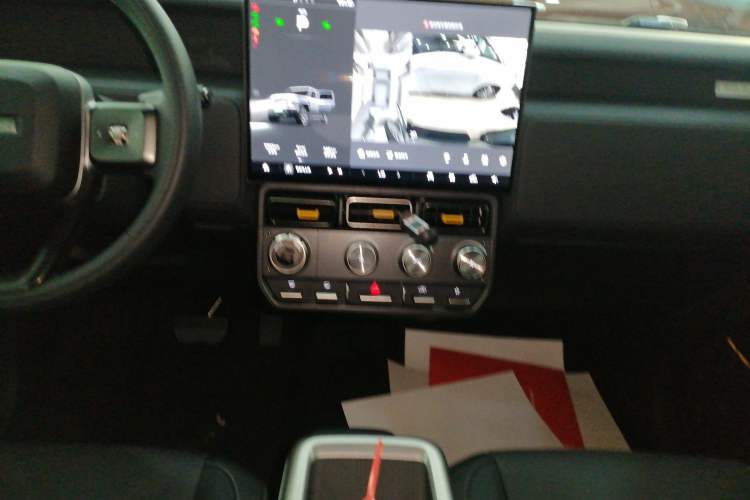 Used iCAR V23 2025 501 Four-Wheel Drive Intelligent Driving Version
