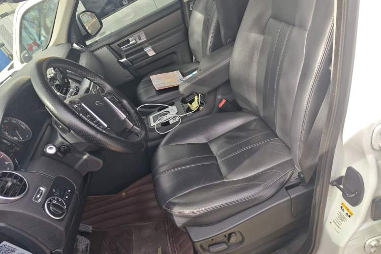 Used Land Rover Discovery  Left Front Seat
