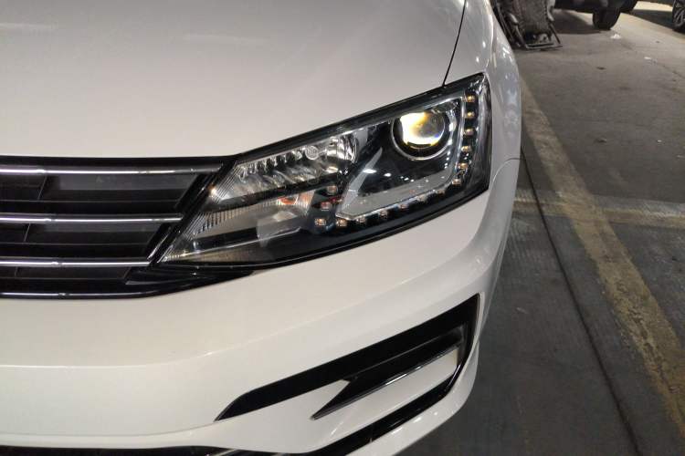 Used Volkswagen Sagitar 2018 280TSI DSG Ignite Edition Left Front Headlight