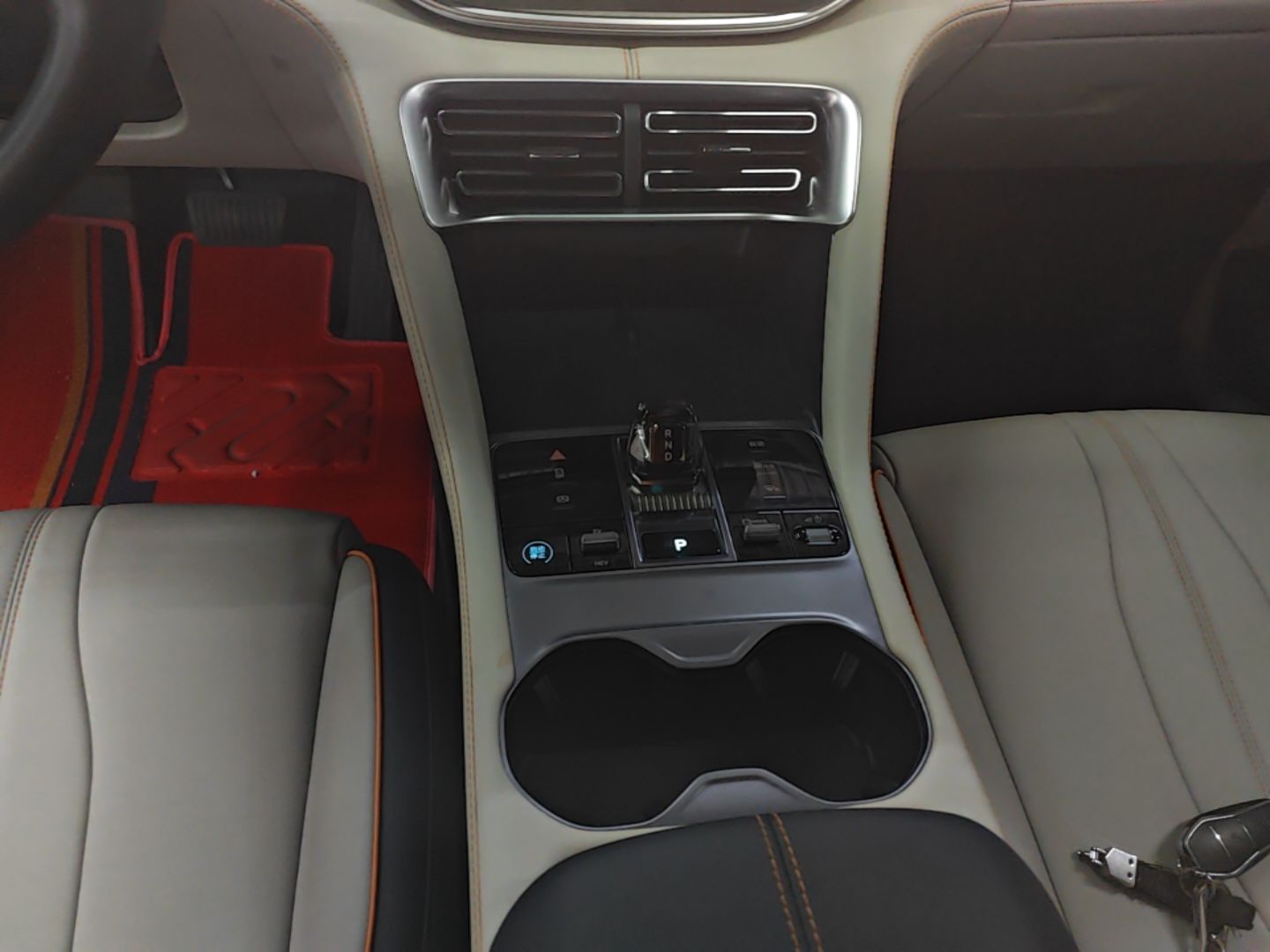 BYD Song PLUS New Energy 2024 HONOR Edition DM-i 110km Flagship Model — снимка 16