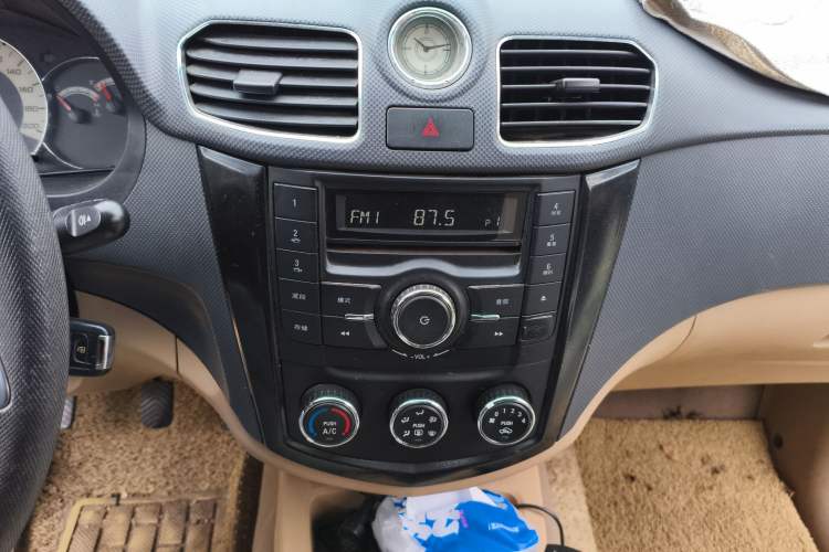 Used Wuling Hongguang 2013 1.5L Base Version
