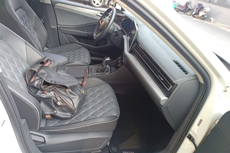 Used Volkswagen Sagitar 2023 300TSI DSG Excellence Edition Right Front Seat