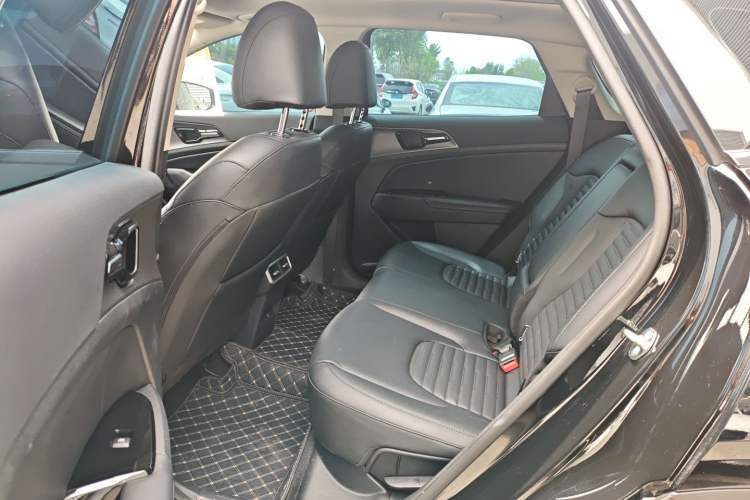 Used Kia Sportage (Chinese Domestic Model) 2023 2.0T Two-Wheel-Drive Prestige Edition
