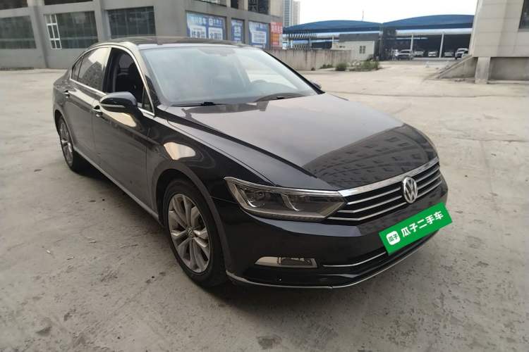 Used Volkswagen Magotan 2019 330TSI DSG Luxury Version China VI Standard Front Right 45 Deg