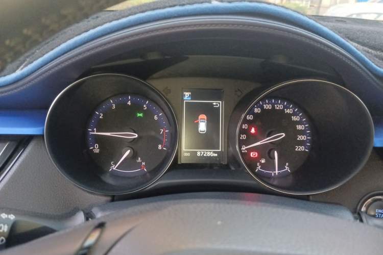 Used Toyota IZOA 2018 2.0L Yichi Version China VI Standard
