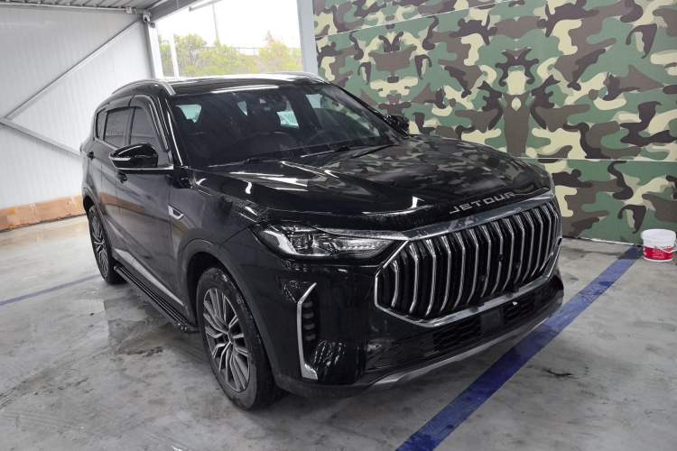Used JETOUR X70 PLUS 2023 1.5T DCT Brave PLUS 5-Seater
